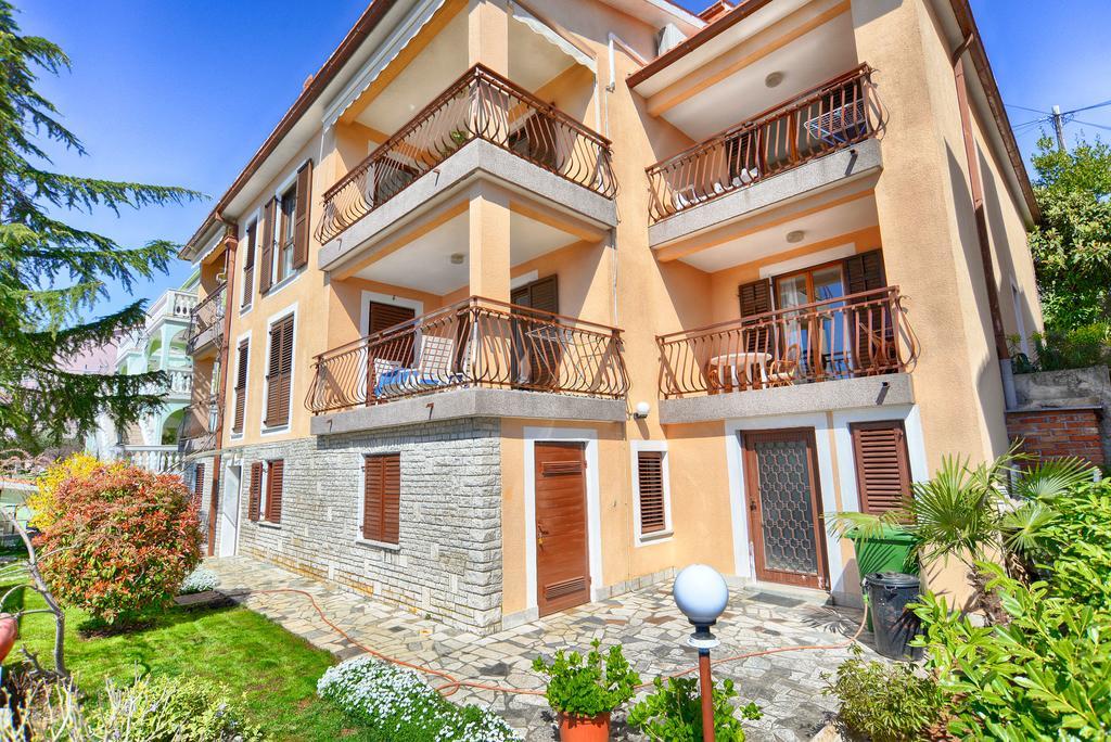 Apartments Creska 629 Rabac Exterior photo